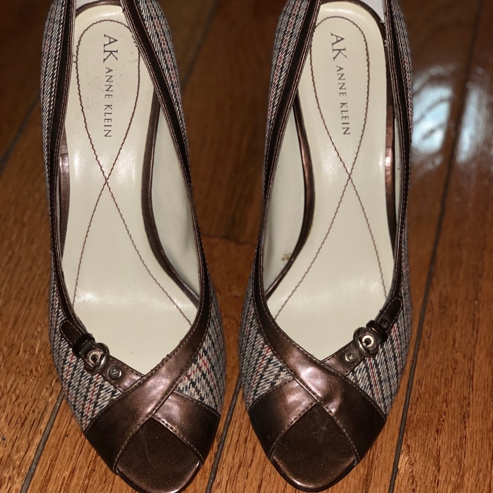 Peep toe heels.